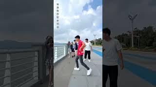 【跑酷小坤坤吖】這個世界又少了一個樂於助人熱愛生活的人#極限星計劃 #極限星計劃#極限運動 #搞笑 #熱門電視劇