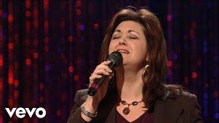 Joni Lamb - Turn Your Eyes Upon Jesus [Live]