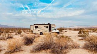 Class C RV Tour / Solo Female Full Time RV living with 2 dachshunds.