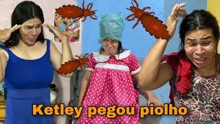 Ketley pegou piolho e Katia não perdoa nada