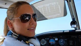 PilotsEYE.tv - "3500 Flugstunden in 14 Minuten" SFO Jenny Knecht - Das gesamte Interview