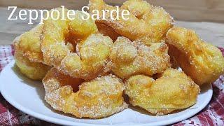 Zeppole Sarde o zippule,  soffici, leggere e ricche di gusto.