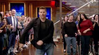 David Boreanaz Is a Floss Master