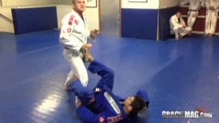 GRACIEMAG.com: Vinicius Draculino teaches three ways of passing the guard