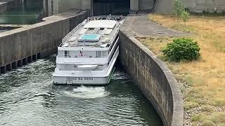 RIO DOURO, cruzeiro a subir 35 metros na Barragem do Carrapatelo!