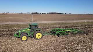 John Deere 8R 410  Doing Tillage