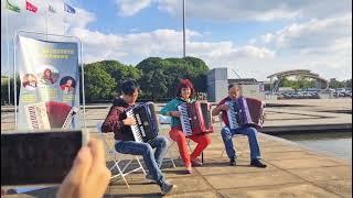 'Waves of the Honghu Lake' played on Tianshuo digital accordion by Wang Ming, Zhong Kai, Weng Jie