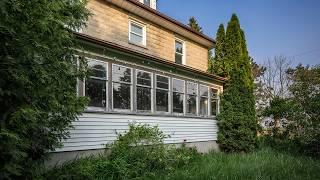 What Happened Here?... Exploring A Remarkable Abandoned Farmhouse!!