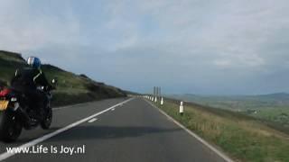 BMW R1200GS versus BMW K1200R on Isle of man Mountaincourse during TT Mad Sunday