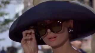 Breakfast at Tiffany's - Cab Whistle and Audrey Hepburn Sunglasses Pulldown (2)