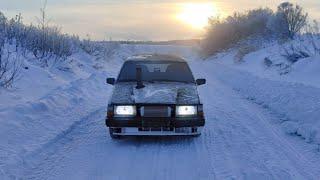 Volvo 740 Frozen River Drifting