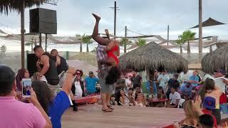 PAPAS & BEER WILD DANCE OFF! MEN VS WOMEN TIJUANA