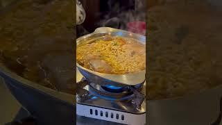 쌀쌀한 날씨에 금돼지식당 통돼지 김치찌개 시킨 나 어떤데? #김치찌개 #금돼지식당