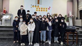신부님은 너희들 정말 잊지 못해! 예쁘게 멋있게 커서 신부님 꼭 만나러 와. 신부님이 기다리고 있을께!! 사랑해 우리애기들!! [김재덕 베드로 신부님 중고등부 청년 송별미사]