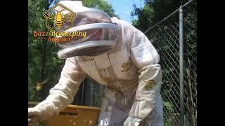 Varroa Mite Treatment Using Powdered Sugar