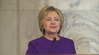 Hillary Clinton gets standing ovation on Capitol Hill at ceremony for Harry Reid