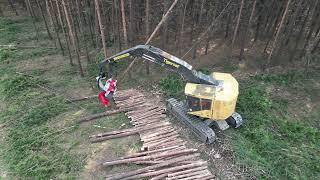 Tigercat LH822E fitted with a Log Max 7000XT Top Saw