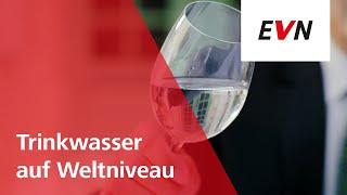 Trinkwasser auf Weltniveau – Wassersommelier August Teufl testet EVN Wasser