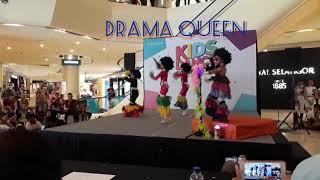 Drama Queen ( phantom of de opera & Retro dance)