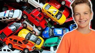 Mark has many cars and few cars at the same time