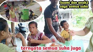 Makan Bakso Dan Tahu stik goreng di kedai Ternyata Suami Pun sangat suka