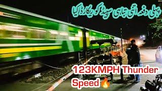 Speed 123Kmph Thunder Speed with GreenLine Express | فل تباہی ایکشن