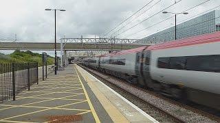 Virgin Trains 'Pendolino' storms through Milton Keynes Central (4/7/16)