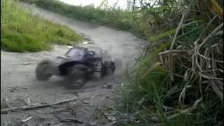 Reely Dune Fighter ULTRA SLOW MOTION Dirt Track CW Jump and Run without music