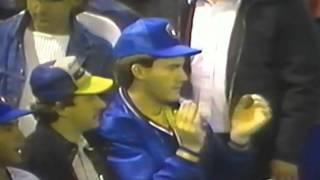 "Robin Yount" Crashes Into Wall, Part Of It Falls Down! "Milwaukee Brewers"