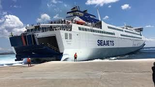 Double arrival of ships in the port of Tinos. (Sea jet and Blue star ferries)