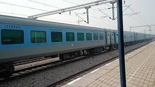 12004||Lucknow jn () Swarn Shatabdi Express #shorts