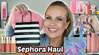 Unveiling Sephora's Must-Have Gifts & Makeup Try-On!