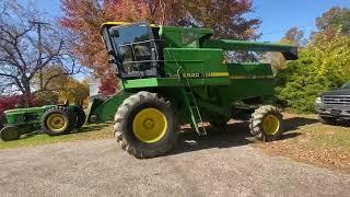 John Deere 6620 Harvests Soybeans