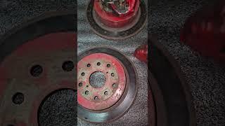 Задние тормоза на Лексус RX300 ,Венза Суппорта двухпоршневые