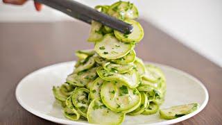 Zucchini in 5 minutes  before which no one can resist. Delicious marinated zucchini