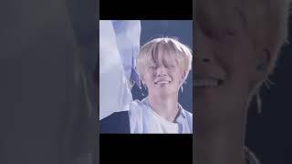 봄날의 햇살 같은 지민이의 환한 미소 #bts #jimin (다시 봄날이 올 때까지 꽃 피울 때까지 그곳에 좀 더 머물러줘)