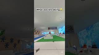 Was Bro kiss in the mannequin#gorillatag ￼ #vr