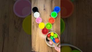 Colors sorting ASMR “V” #satisfying #colormixingmagic #art