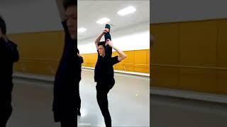 An indispensable part of classical Chinese dance training class: leg holds! #ShenYun #Shorts