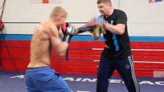 WBO WORLD CHAMPION TERRY FLANAGAN EXPLOSIVE PAD WORK WITH STEVE MAYLETT / WORLD WAR 3