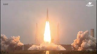 Blastoff! Europe's Ariane 6 rocket launches French spy satellite on 1st commercial flight