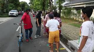 Free food distribution for Ramadan iftar in Jakarta
