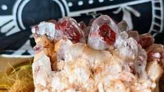 白水晶红隐山石英岩 | Quartz | Quartzite