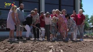 Spatenstich - Grundschule Rommelsbach wird erweitert