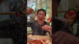 Korean Mama demolishes crabs 