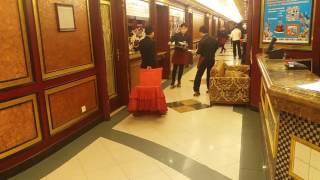 Special Chinese Restaurant at Shanghai | Red Chicken | Roller Skater Waiters |