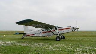 Impressionnant Atterrissage et Décollage Pilatus PC6 Niort