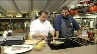 Merluza al horno con patatas y cebolla, en 'Robin Food'