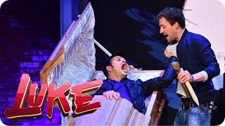 Dracula in Turkish! Halloween improvisation! - Luke! The Week and me