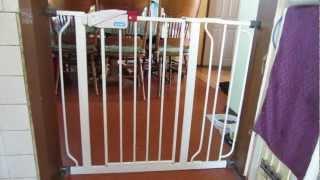 Regalo Easy Step Walk Thru Baby Gate